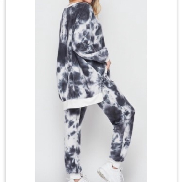 Honeyme Other - Black/Ivory Lounge Set